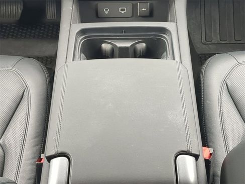 Used 2024 Land Rover Defender 110 S image 20