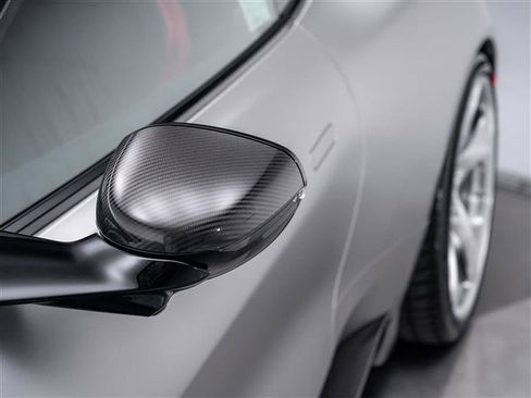 Used 2025 Aston Martin Vanquish RWD image 43