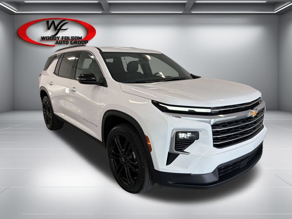 New 2027 Chevrolet Traverse LT FWD image 3