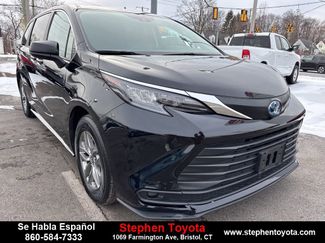 Used 2024 Toyota Sienna LE video 1