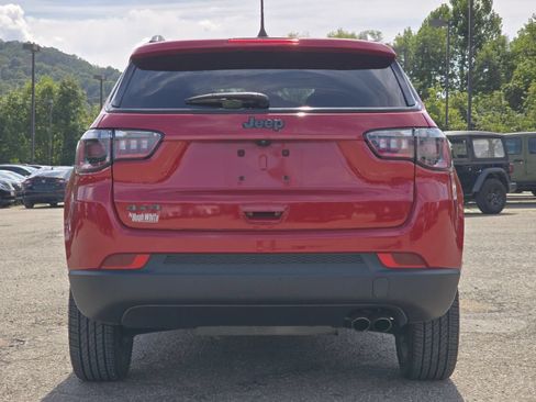 Used 2021 Jeep Compass Latitude AWD/4WD image 16
