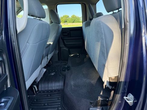 Used 2018 RAM 1500 Express AWD/4WD image 13