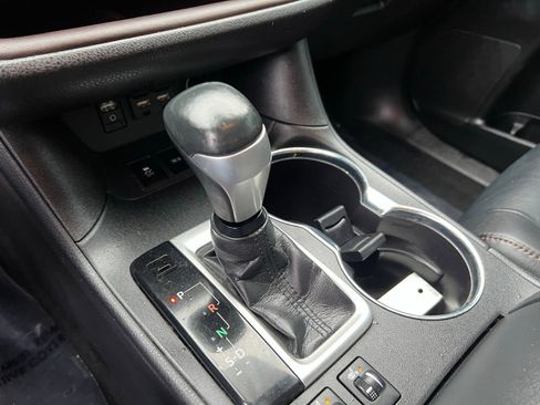 Used 2019 Toyota Highlander XLE AWD/4WD image 30