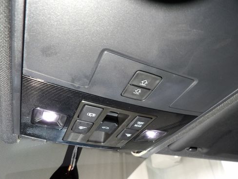 Used 2021 Volkswagen Atlas Cross Sport SE w/ Panoramic Sunroof Package AWD/4WD image 23