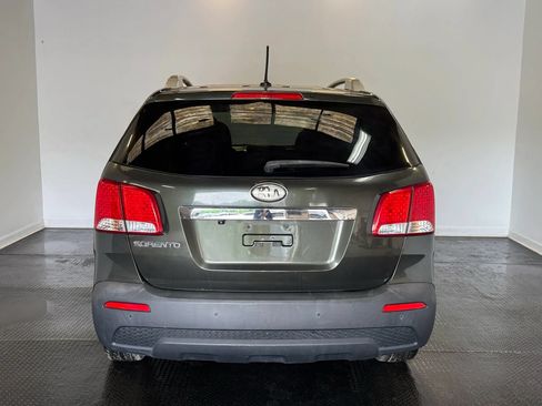 Used 2011 Kia Sorento 2WD w/ Convenience Pkg image 5