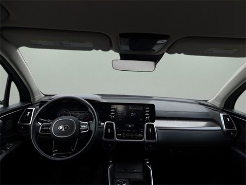 Used 2021 Kia Sorento S image 10