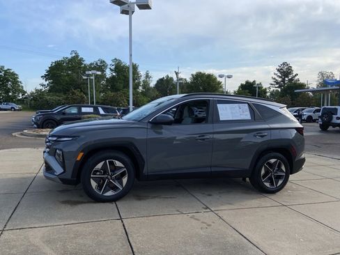 Used 2025 Hyundai Tucson SEL FWD image 6