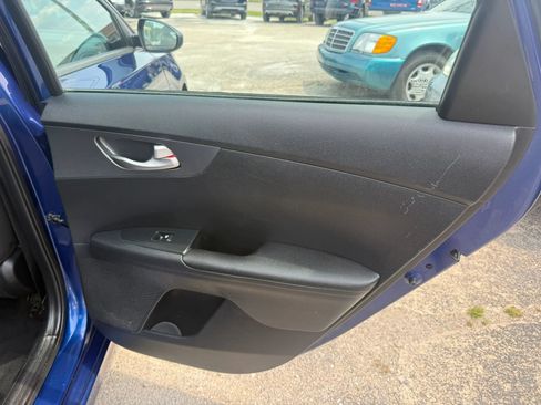Used 2020 Kia Forte LXS FWD image 17