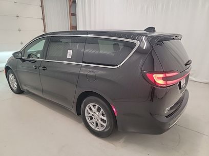 New 2025 Chrysler Pacifica Select