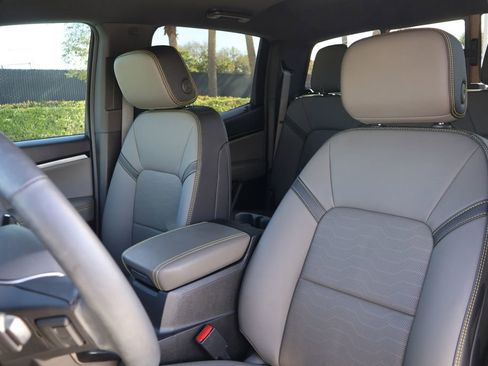 Used 2024 Chevrolet Colorado ZR2 w/ ZR2 Convenience Package III image 13