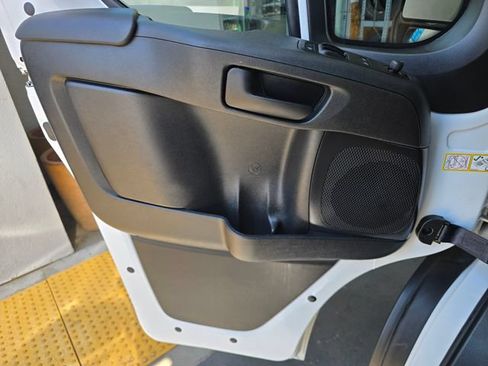 Used 2025 RAM ProMaster 2500 w/ Convenience Group FWD image 17