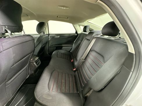 Used 2013 Ford Fusion SE FWD image 33