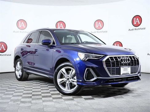 Used 2024 Audi Q3 2.0T Premium Plus image 1