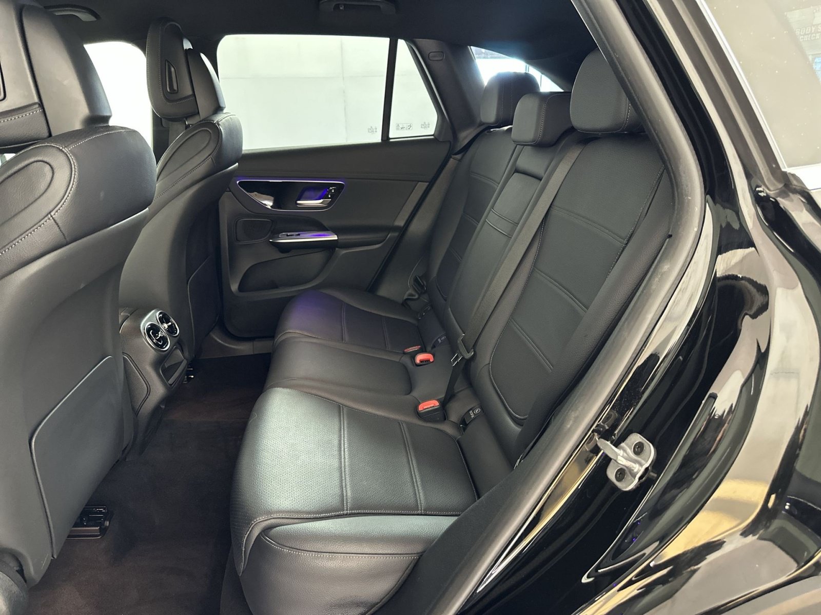 Used 2023 Mercedes-Benz GLC 300 4MATIC image 24