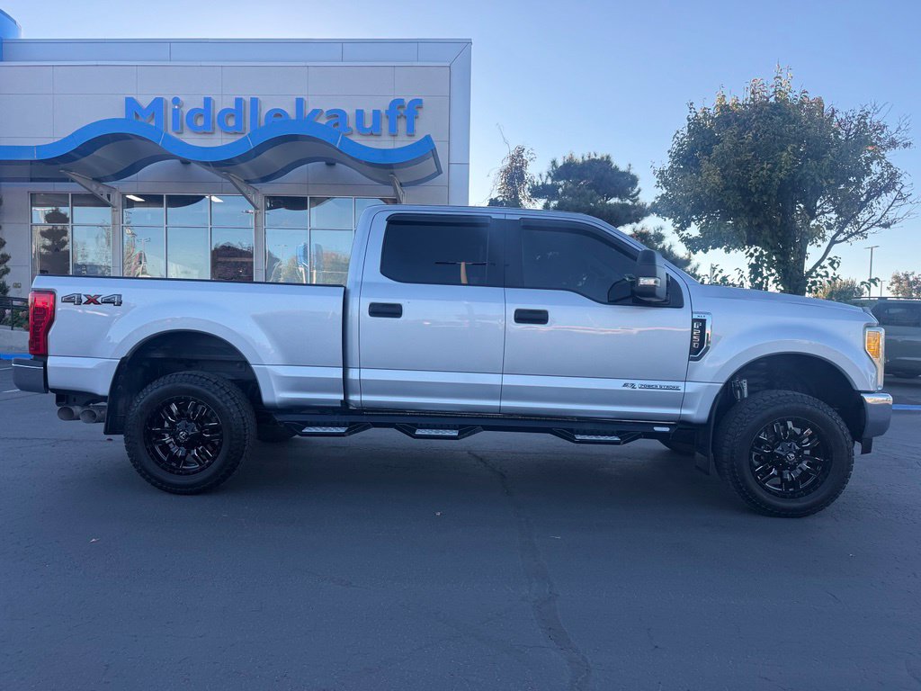 Used 2017 Ford F250 XLT AWD/4WD image 7