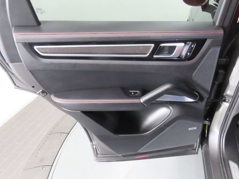Certified 2023 Porsche Cayenne Turbo S AWD/4WD image 47