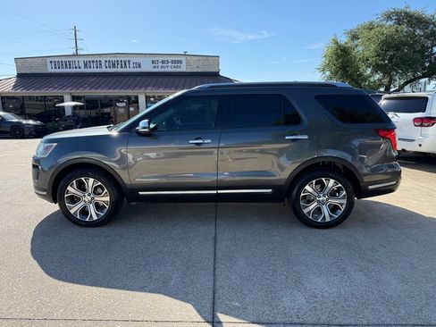 Used 2018 Ford Explorer Platinum AWD/4WD image 4