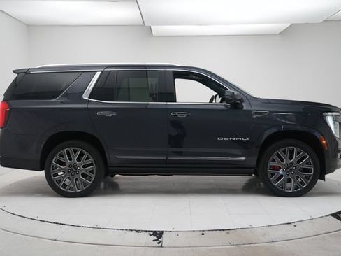 Used 2025 GMC Yukon Denali Ultimate w/ LPO, Floor Liner Package AWD/4WD image 27