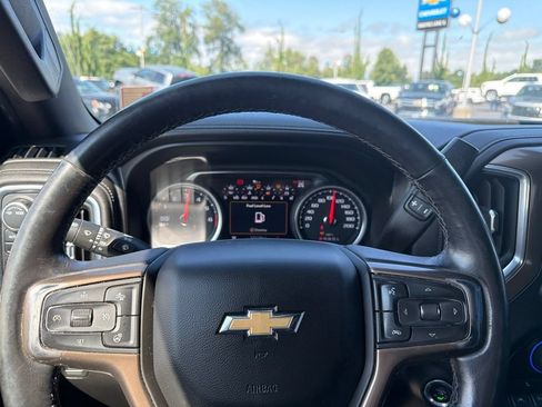 Used 2021 Chevrolet Silverado 1500 High Country w/ Technology Package AWD/4WD image 11