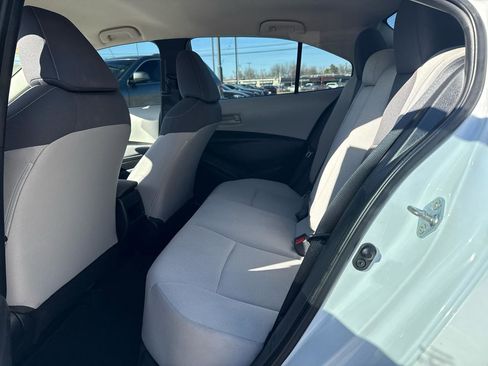 Used 2022 Toyota Corolla LE image 12
