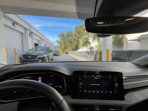 Used 2025 Volkswagen Jetta SE image 34