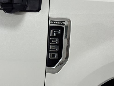 Used 2022 Ford F350 Platinum image 10