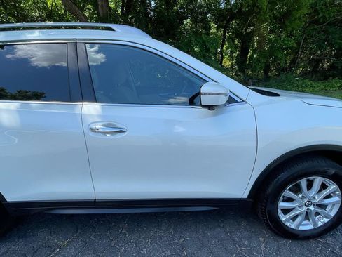 Used 2018 Nissan Rogue SV w/ Sun & Sound Touring Package AWD/4WD image 11