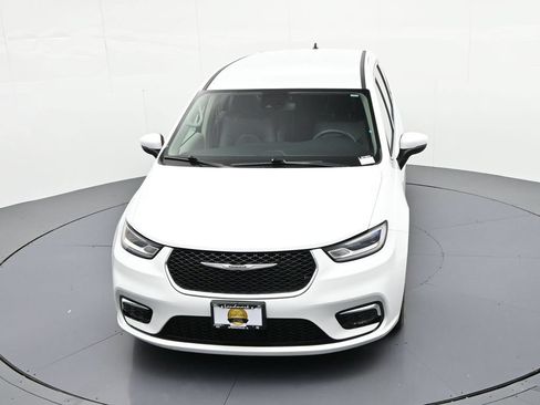 Used 2023 Chrysler Pacifica Touring-L FWD image 30