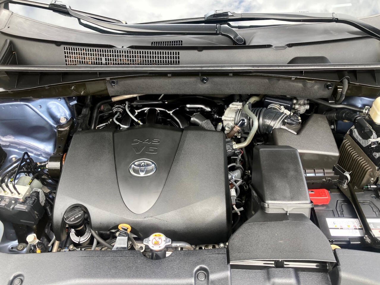 Used 2019 Toyota Highlander XLE FWD image 23
