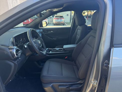 Used 2025 Chevrolet Equinox LT image 25