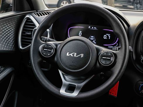 Certified 2023 Kia Soul LX w/ LX Technology Package image 9