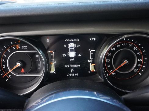 Used 2023 Jeep Gladiator Overland AWD/4WD image 34