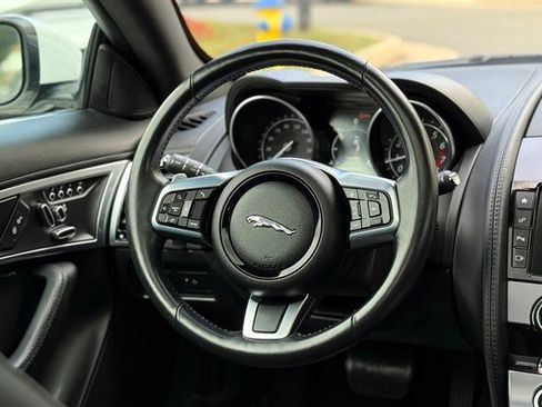 Used 2018 Jaguar F-TYPE Coupe image 19