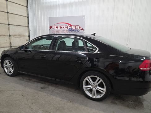 Used 2012 Volkswagen Passat 3.6 SE FWD image 7