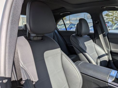 Used 2024 Mercedes-Benz C 300 4MATIC Sedan image 37