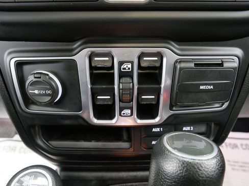 Used 2020 Jeep Wrangler Unlimited Sport w/ Technology Group AWD/4WD image 27