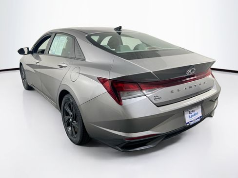 Used 2023 Hyundai Elantra SEL w/ Cargo Package FWD image 7