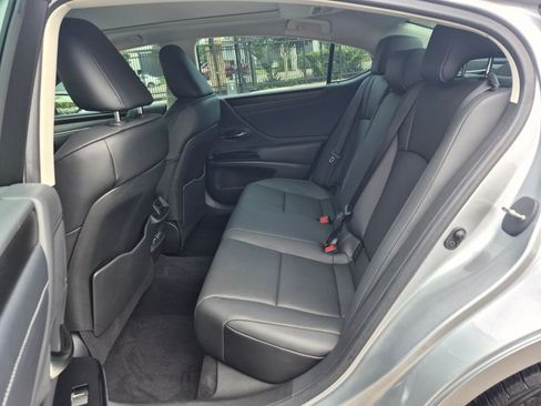 Used 2025 Lexus ES 350 w/ Premium Package FWD image 15