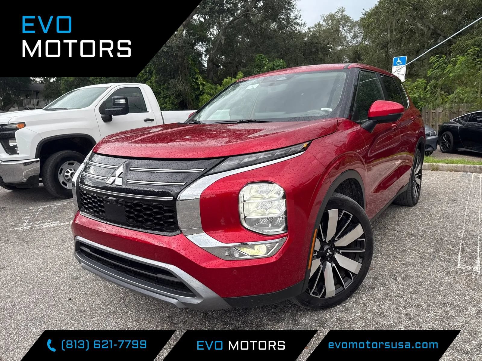 Used 2025 Mitsubishi Outlander SE FWD image 1