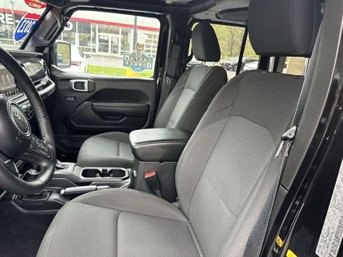 Used 2023 Jeep Wrangler Unlimited Sport AWD/4WD image 15