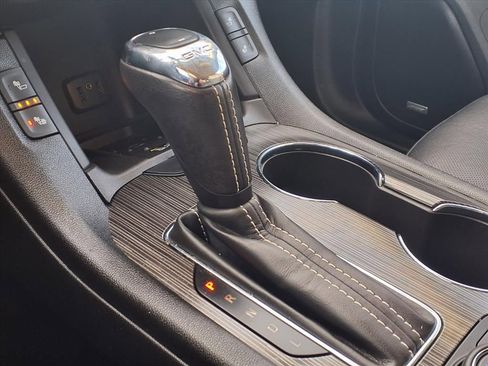 Used 2018 GMC Acadia SLT image 9