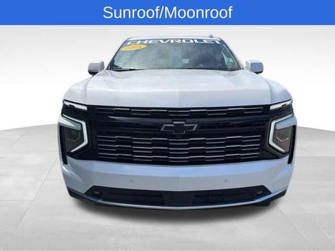 Used 2025 Chevrolet Suburban High Country AWD/4WD image 8