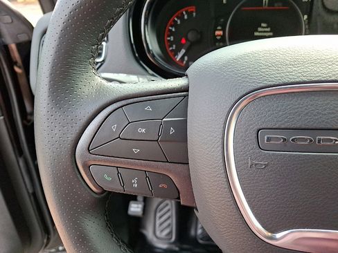 Used 2025 Dodge Durango AWD w/ Technology Group image 9