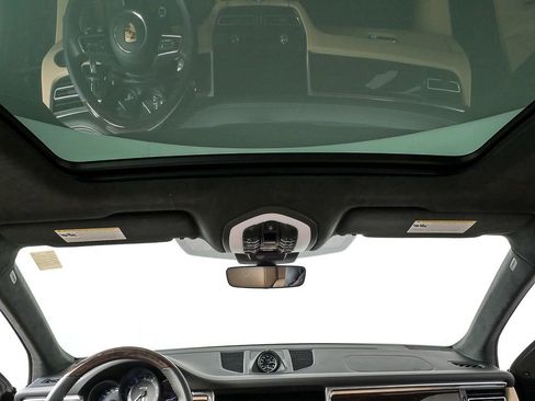 Certified 2025 Porsche Macan GTS image 20