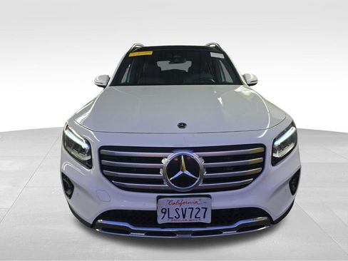 Used 2025 Mercedes-Benz GLB 250 4MATIC image 3