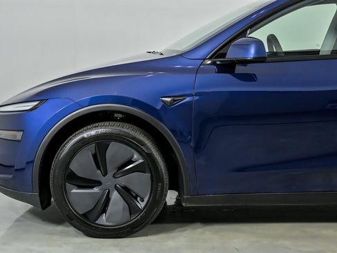 Used 2026 Tesla Model Y Long Range AWD/4WD image 7