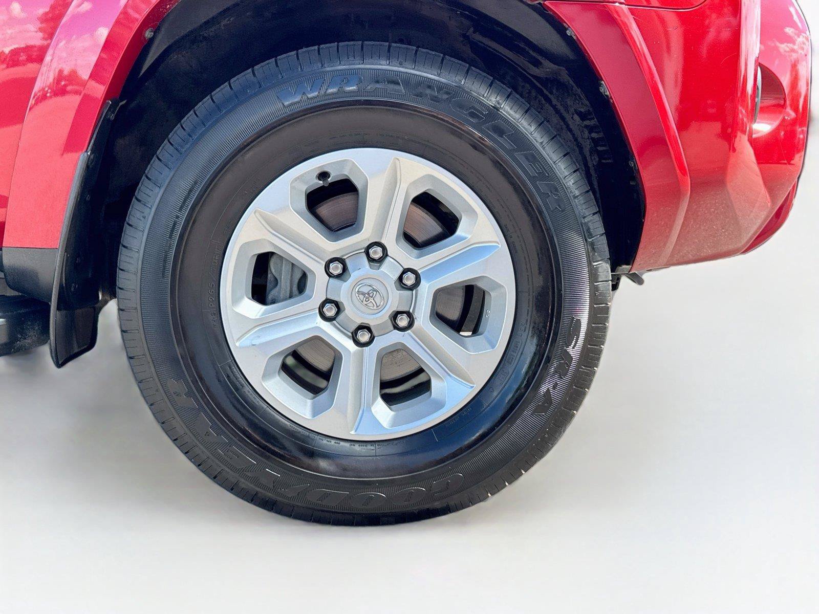 Used 2022 Toyota 4Runner SR5 Premium w/ Moonroof Package RWD image 33
