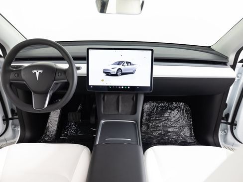 Used 2023 Tesla Model Y Long Range AWD/4WD image 37