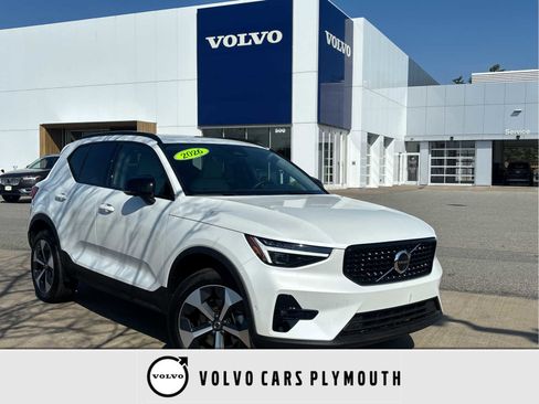 Used 2026 Volvo XC40 B5 Plus AWD/4WD image 1