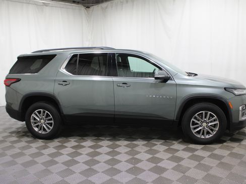 Used 2023 Chevrolet Traverse LT image 34